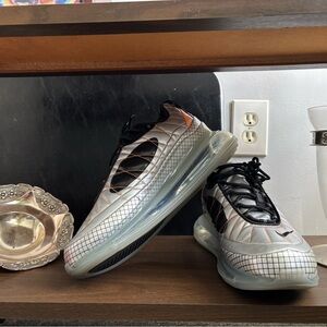 Nike Air Max 720 Men's Shoes - Black and Silver